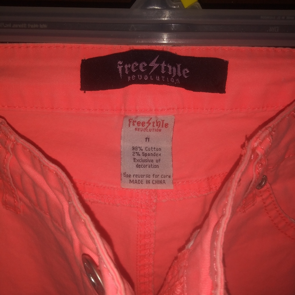 Pink capris - Picture 2 of 2